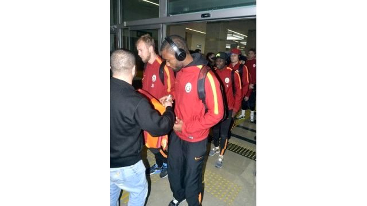 Galatasaray Kafilesi Konya\'da Coşkuyla Karşılandı
