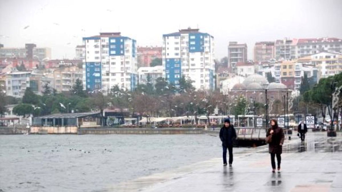 Gökçeada\'ya Ulaşıma Fırtına Engeli