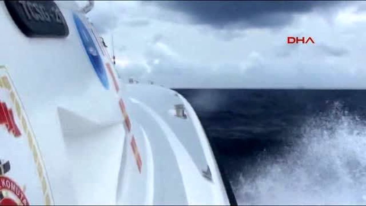 İzmir Sahil Güvenlik Ekipleri, Ege Denizi\'nde Her Yerde
