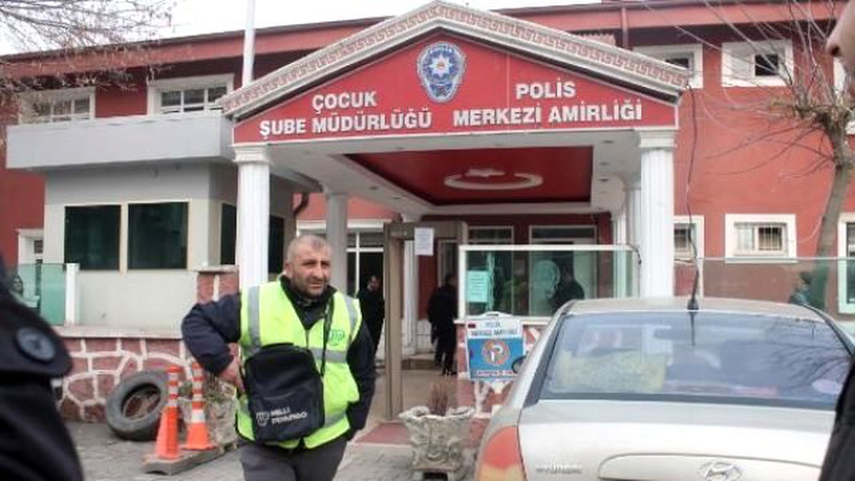 Kapkaççı Çocuklar, Polise Doğru Kaçınca Yakalandı