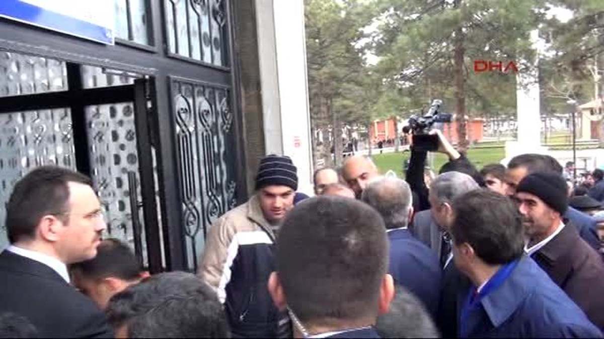 Kayseri Bakan Yıldız, Esnafla Kıymalı Pide Yedi