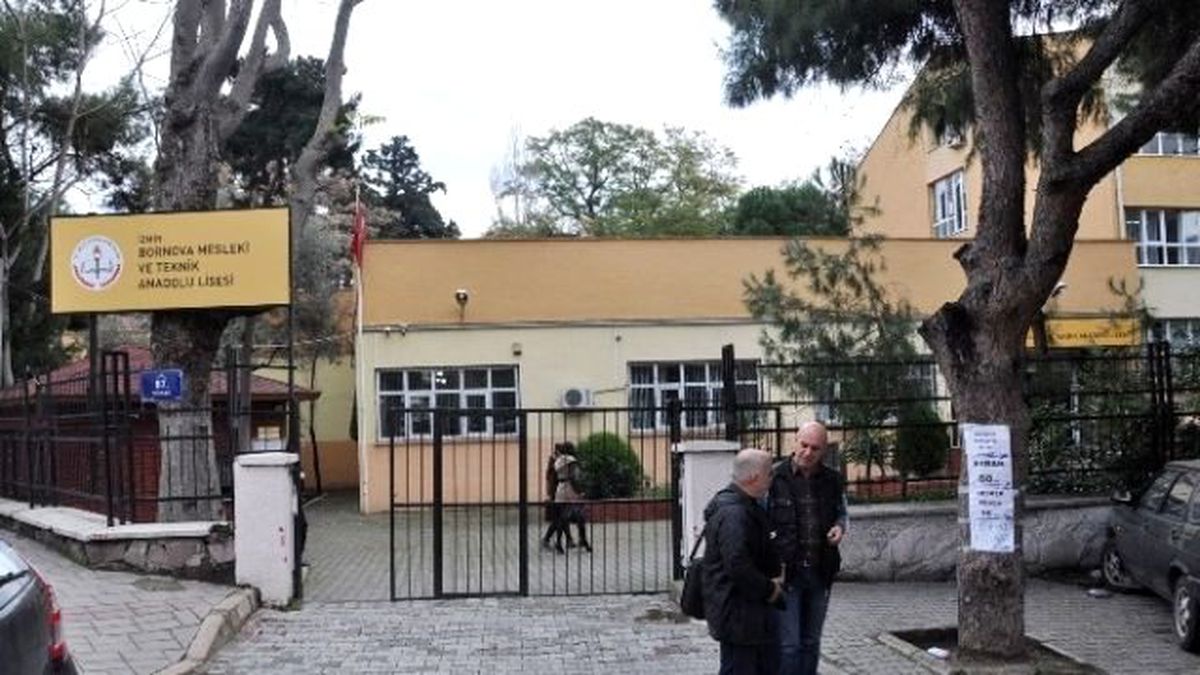 Liseli Öğrencilerin Şakalaşması Kanlı Bitti