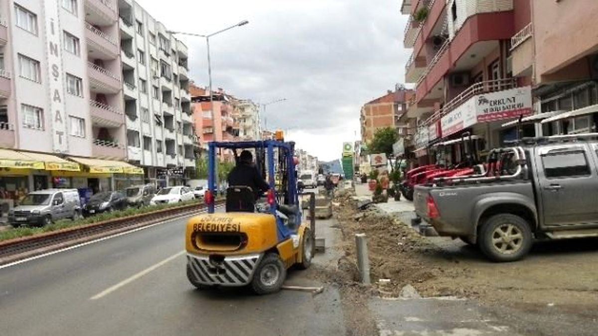 Ödemiş\'te Yollar Yenileniyor
