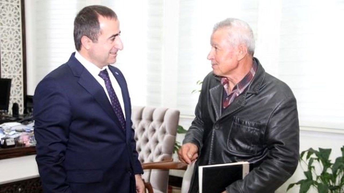 Parkinson Hastası Şairden Anlamlı Ziyaret