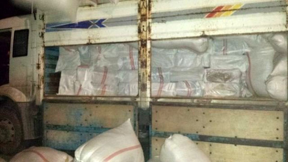 Amasya\'da Saman Çuvallarının Altından 48 Bin Paket Kaçak Sigara Çıktı