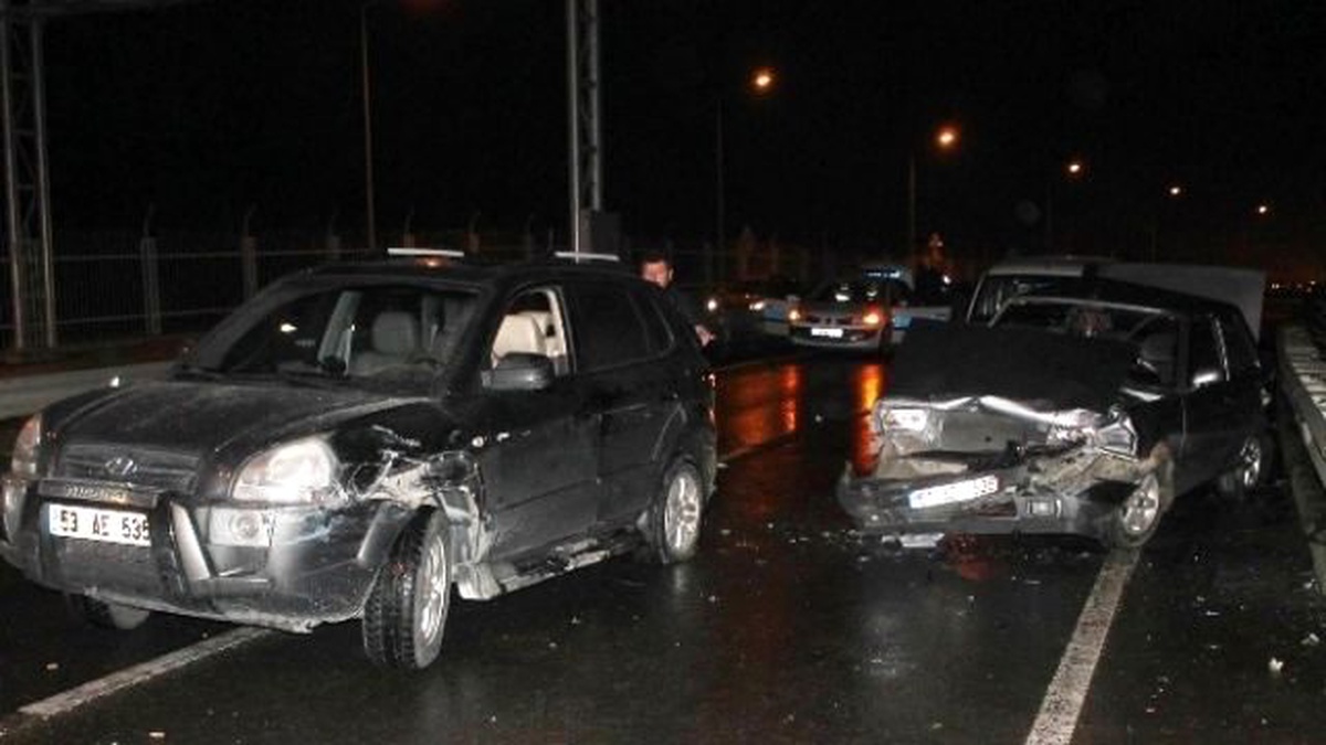 Trabzon\'da Zincirleme Trafik Kazası: 5 Yaralı