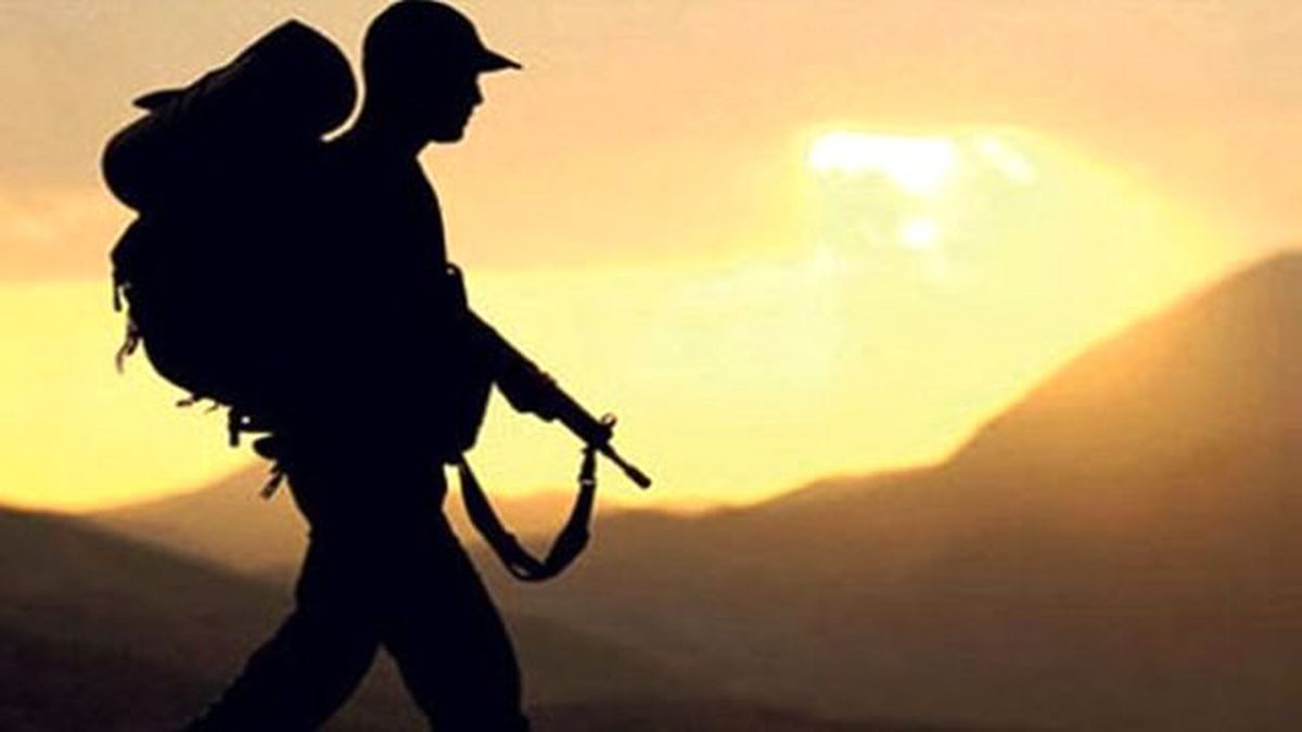 Asker, Kışlada Üzerine Benzin Dökerek Kendisini Yaktı