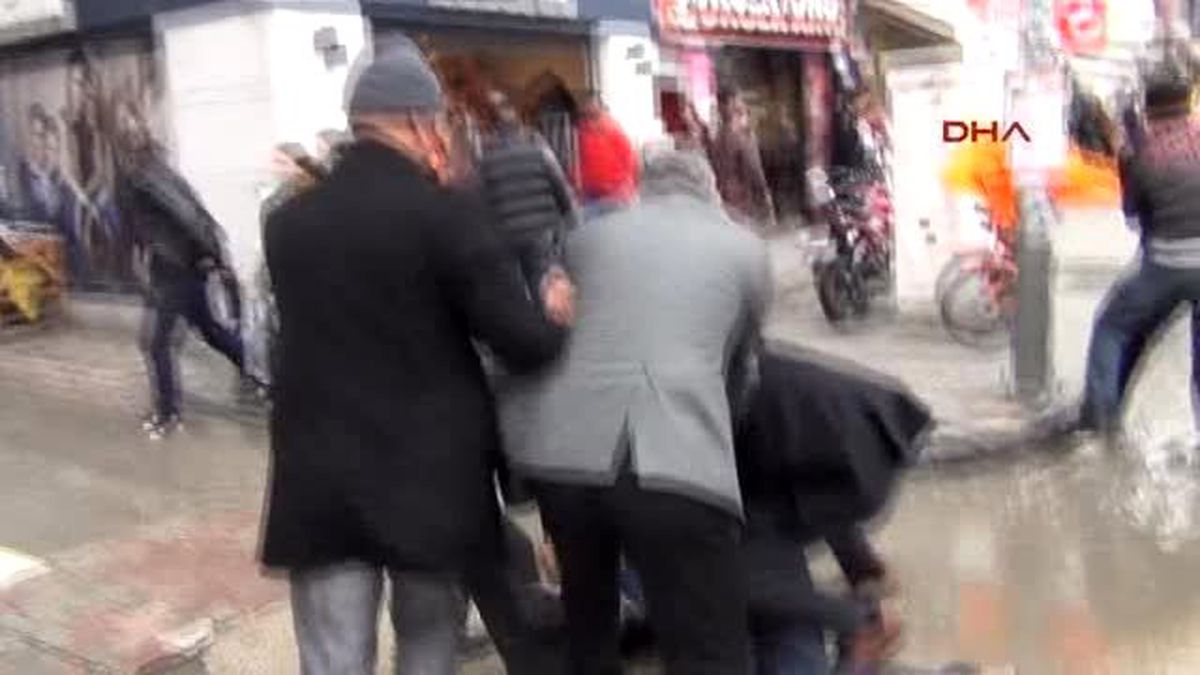Adana Başbakan Davutoğlu\'nu Proteste Edenlere Müdahale 6 Gözaltı
