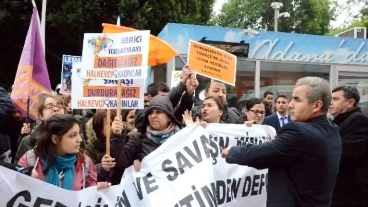 AK Parti Adana İl Başkanlığına Yürümek İsteyen Bir Gruba Polis Müdahale Etti