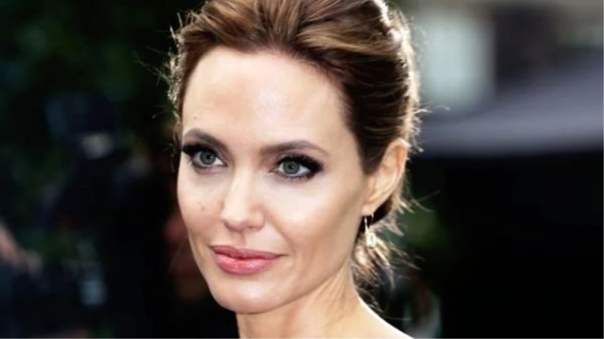 Angelina Jolie\'yi Hastalığı Mahvetti!