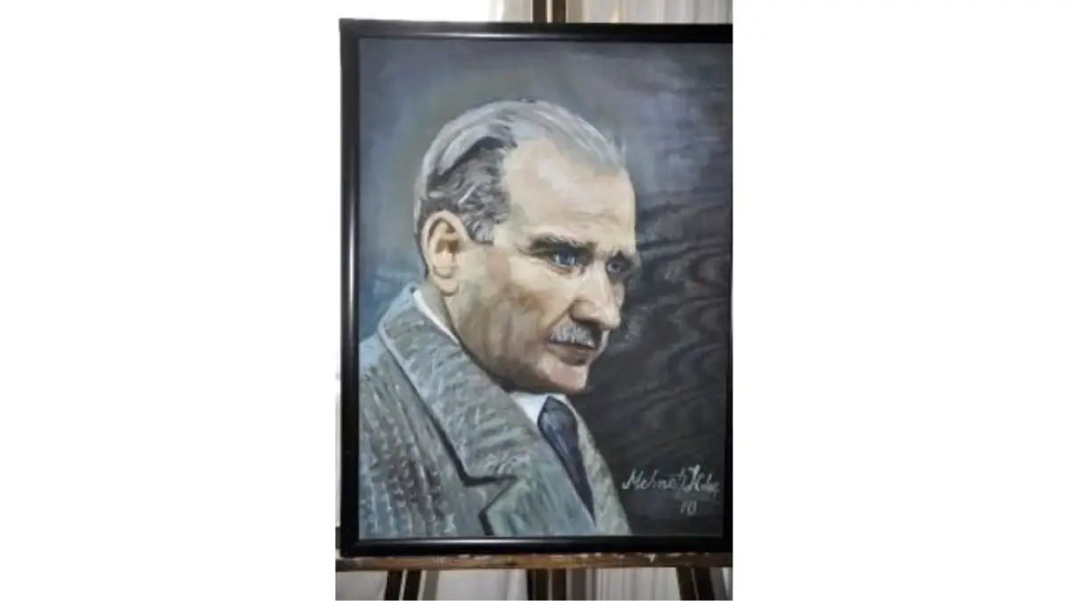 Atatürk Sevgisini Tuvale Yansıttı