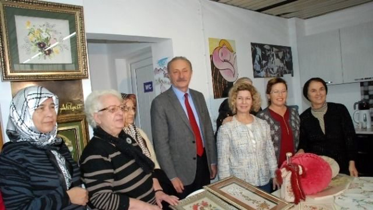 Başkan Atabay\'dan El Sanatları Kursuna Ziyaret
