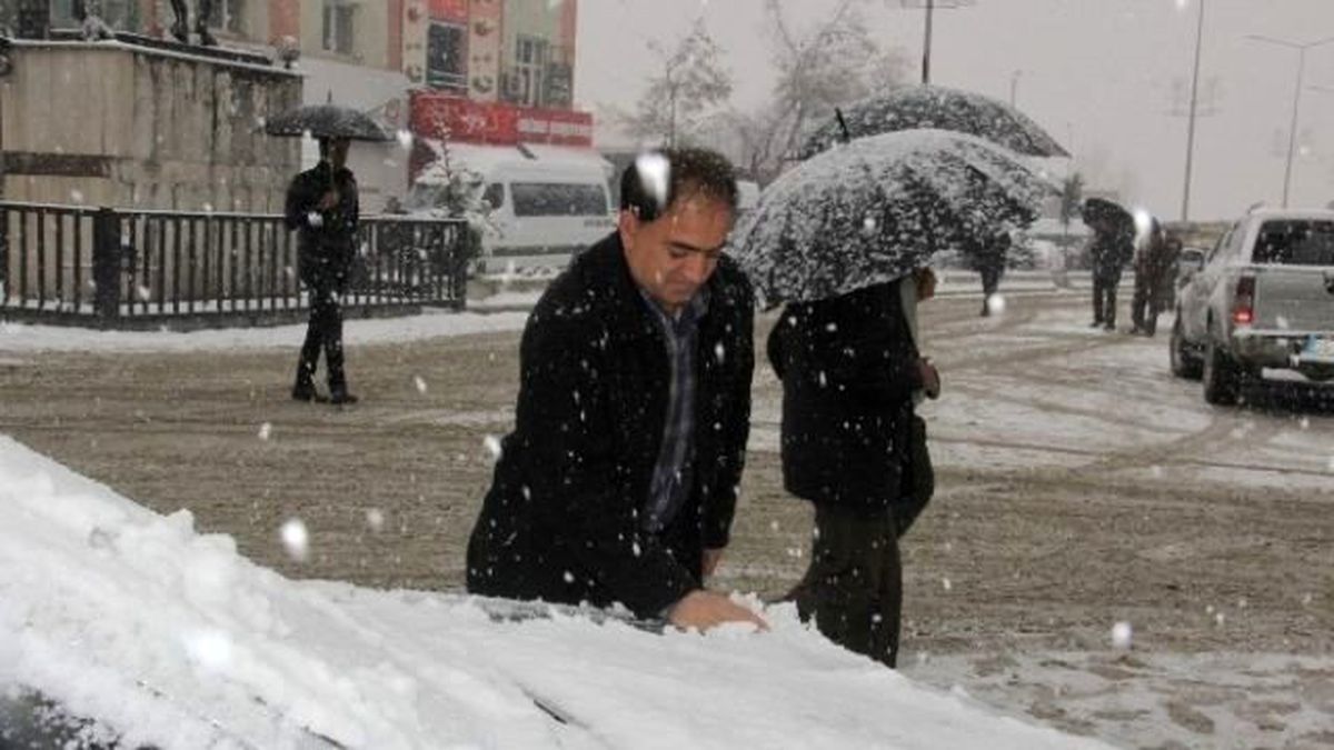 Hakkari\'de Birçok Köy ve Mezra Yolu Kapandı