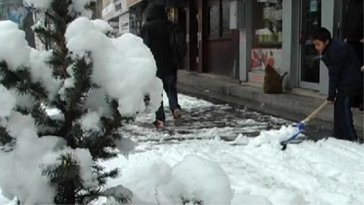 Kars ve Erzurum\'a Kar Yağdı