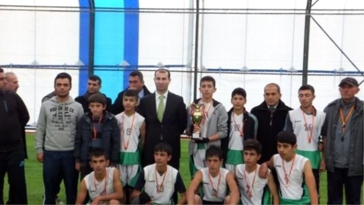 Mazıdağı\'da Halı Saha Futbol Turnuvası Düzenlendi