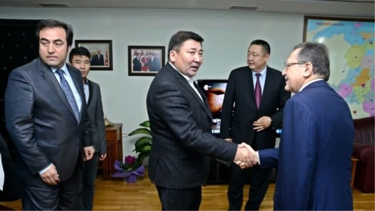 Moğolistan Heyetinden Başkan Uğur\'a Ziyaret