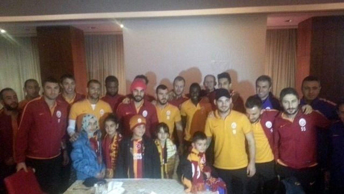 Ömer Asaf, Galatasaraylı Futbolcularla Buluştu