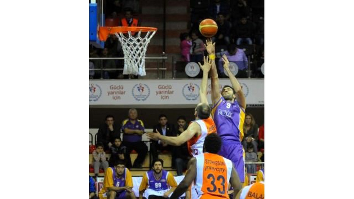 Royal Halı Gaziantep, İstanbul Belediyesini 78-49 Mağlup Etti
