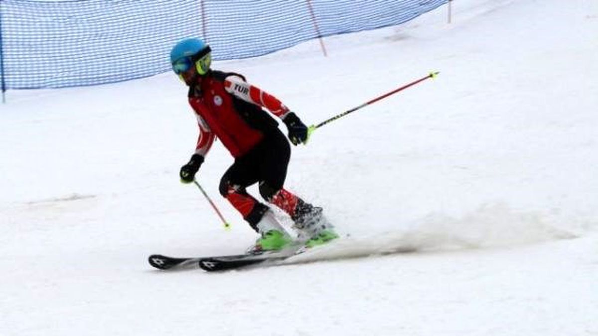 Sezonun İlk Kayak Yarışı Erzurum\'da Yapıldı