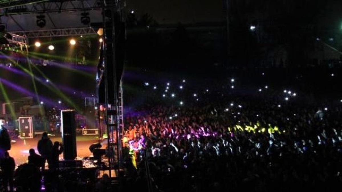 Wınterfest\'te Asfaltta \'Kayaklı\' Koşu (2)