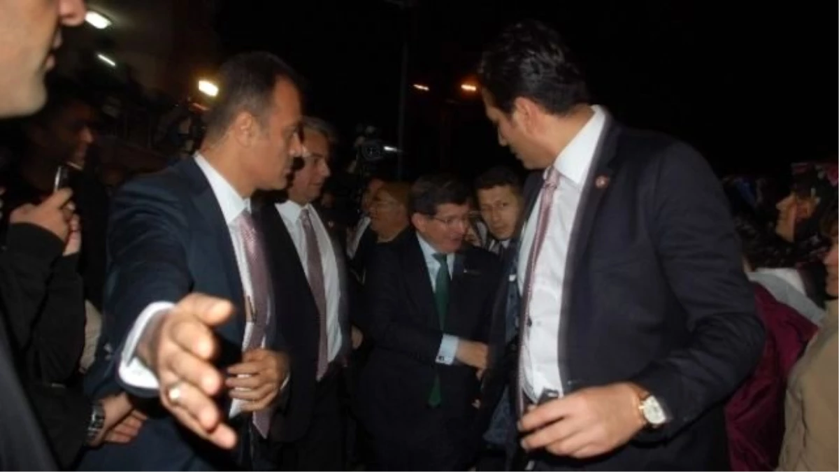 Davutoğlu\'ndan AK Parti Grup Başkan Vekili Aydın\'a Taziye Ziyareti