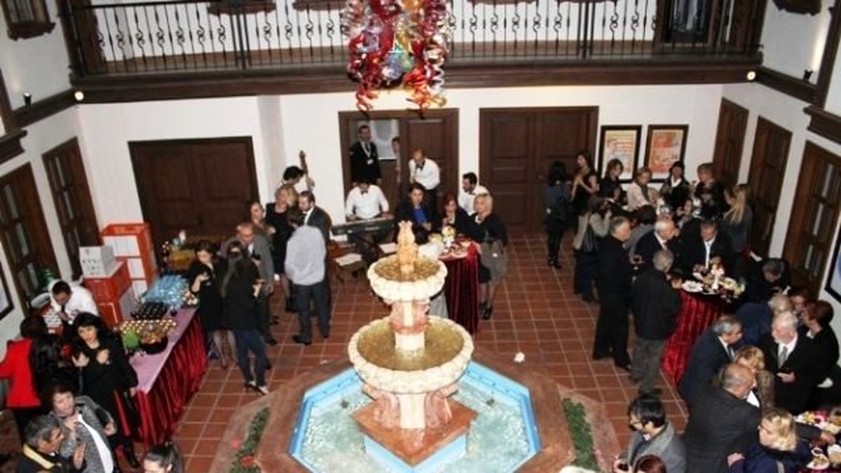 Cam Sanatçısı Sevgi Taner\'den Kadın \'İz\'leri Sergisi