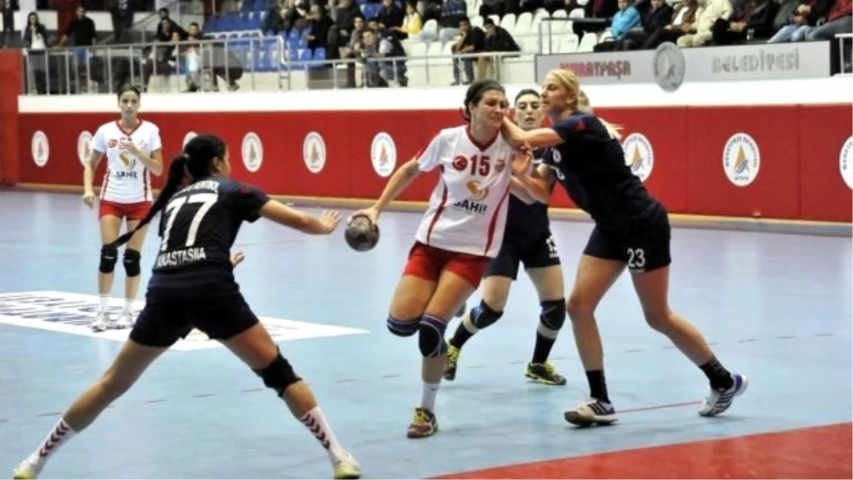 Hentbol Kadınlar Ligi: Muratpaşa Belediyesi 35-21 Zağnosspor