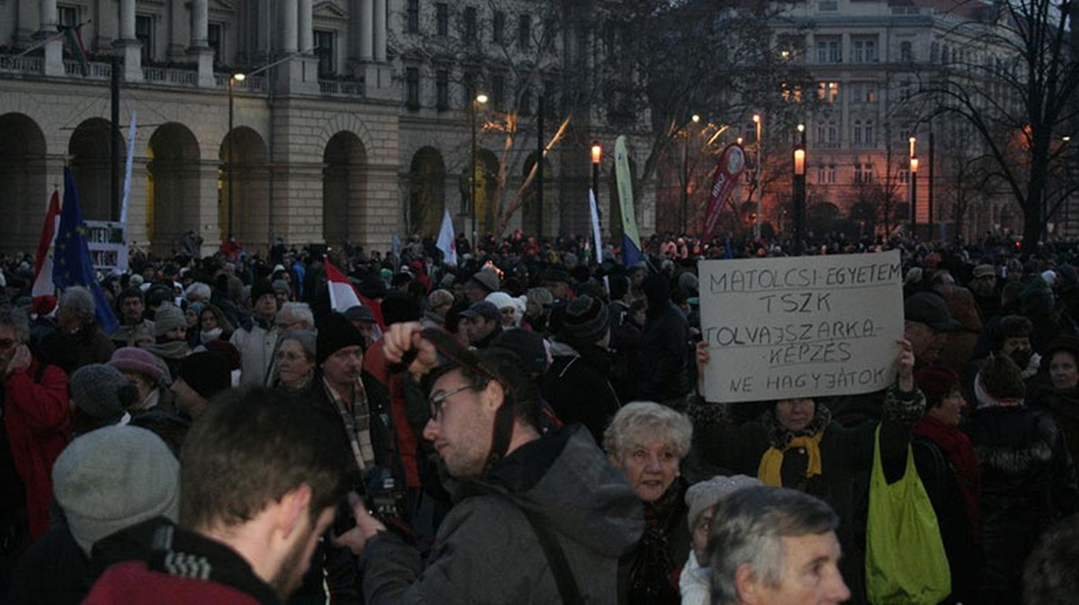 Macaristan\'da Bütçe Protestosu