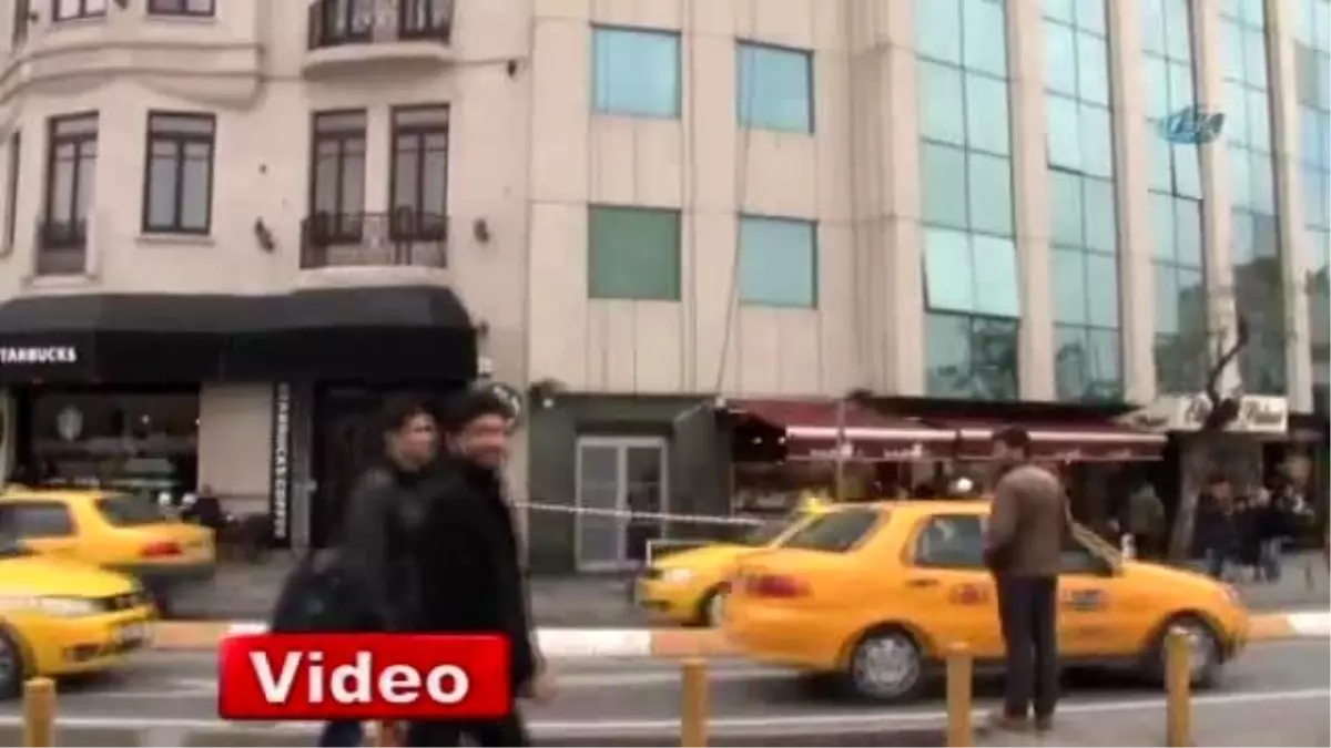 Taksim Meydanı\'nda "Komando" Temizliği