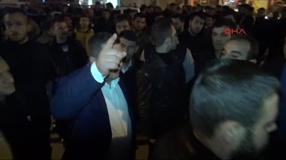 Yoğun Güvenlik Önlemleri Altında Salondan Ayrıldılar