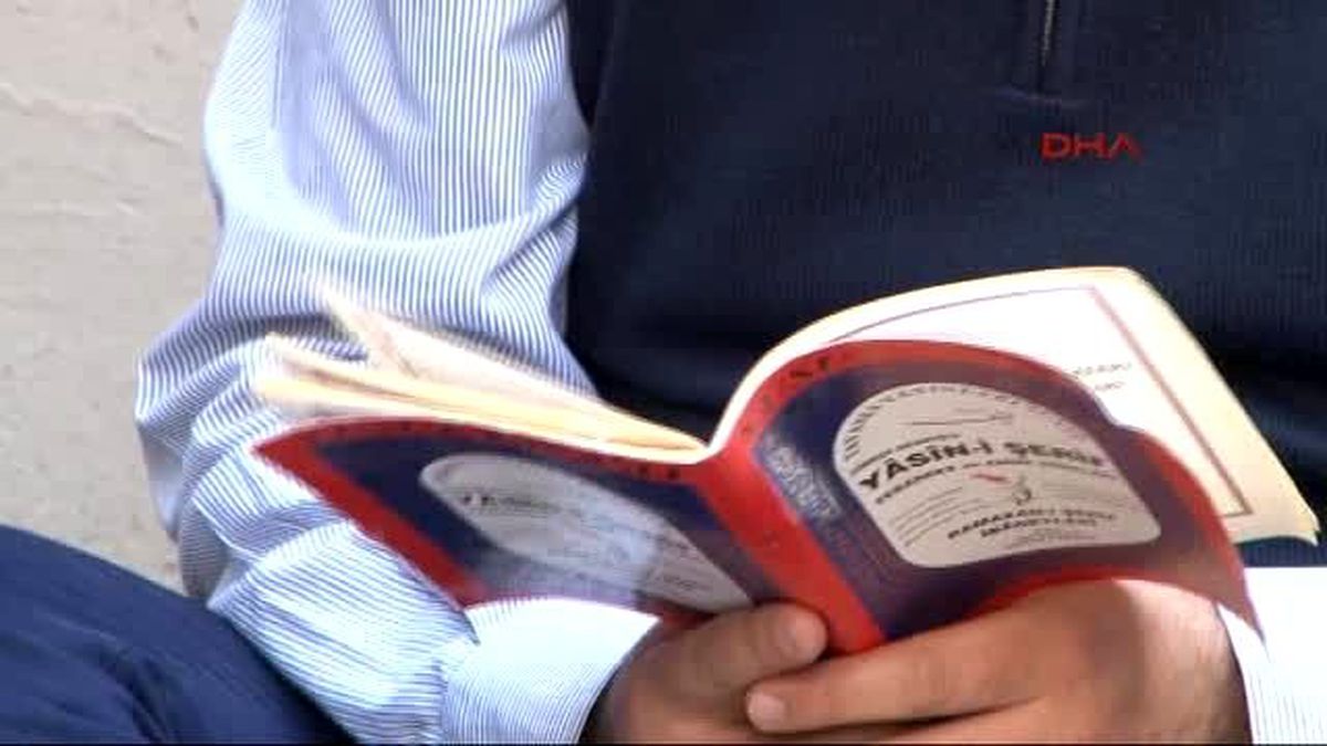 Adana Adliye Önünde \'Zaman\' Eylemi