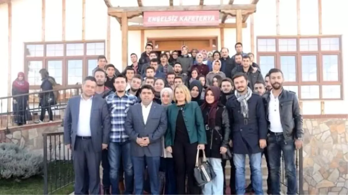 AK Parti Uşak İl Teşkilatı Üniversitelilerle Buluştu