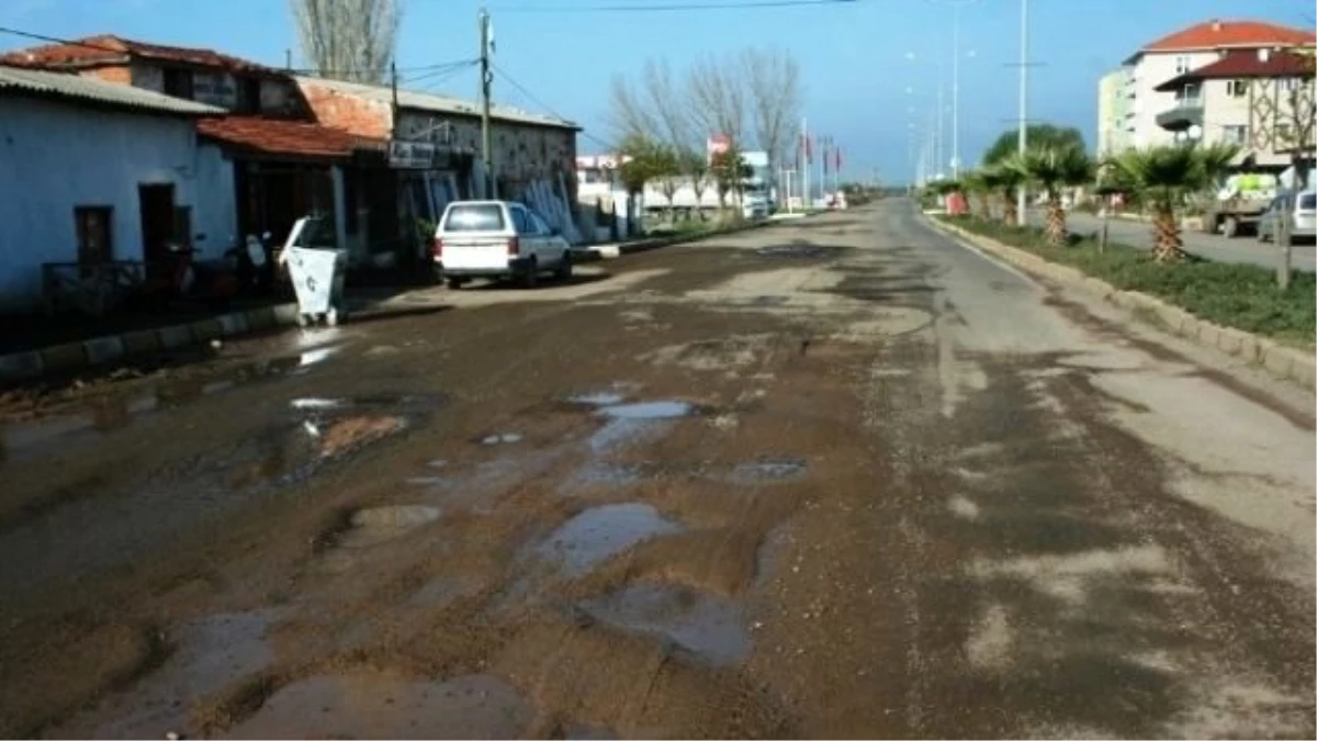 Altınova Halkının Yol Tepkisi