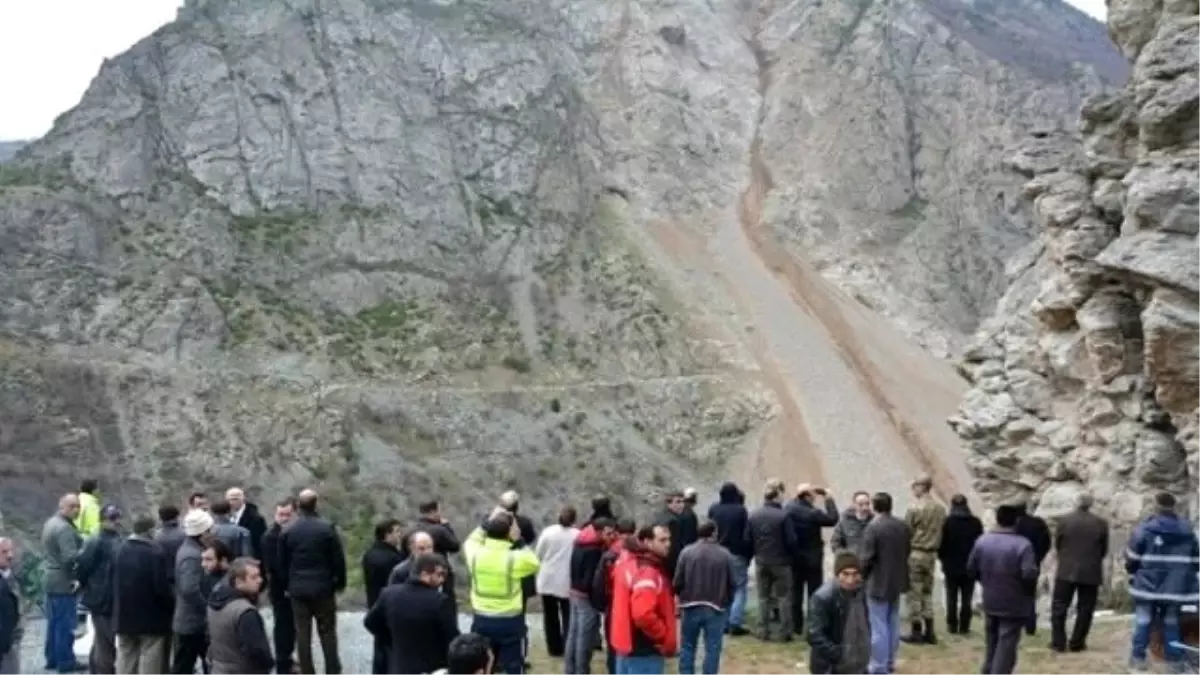 Artvin\'de İntihar Eden Gencin Cesedine Ulaşıldı