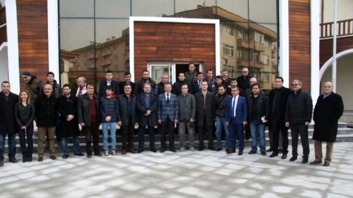 Başkan Dişli, İmam Hatip Ortaokulu\'nu Basın Mensuplarıyla Gezerek Okulla İlgili Bilgi Verdi