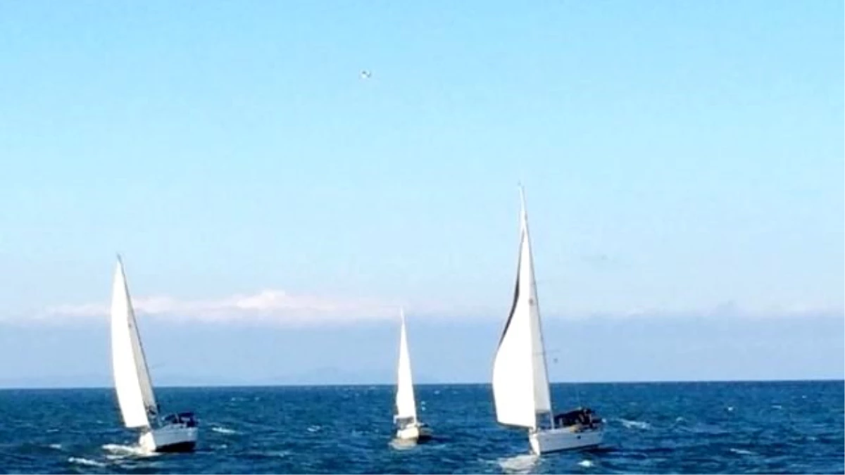 Bursa\'da Yelkenliler Körfezde Yarıştı