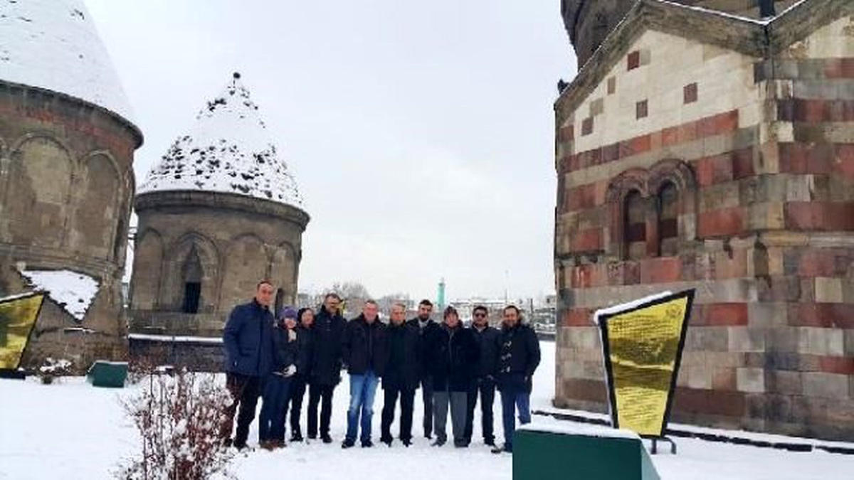 Erzurum\'da Yeni Coşkunun Adı Sorth-Track