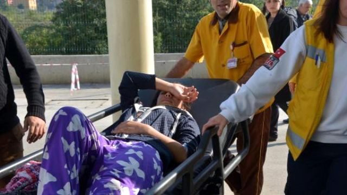 Evlenme Teklifini Kabul Etmeyen Genç Kız ile Annesini Bıçakladı