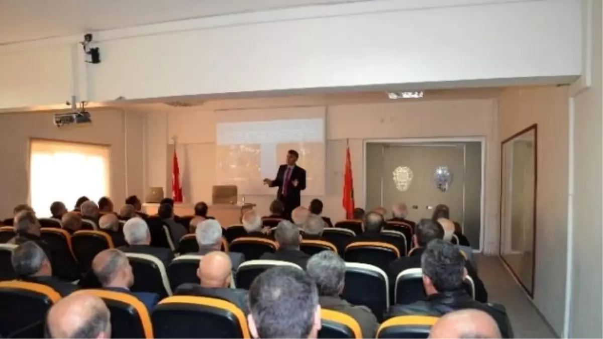 İl Emniyet Müdürlüğünde Muhtarlarla Değerlendirme Toplantısı
