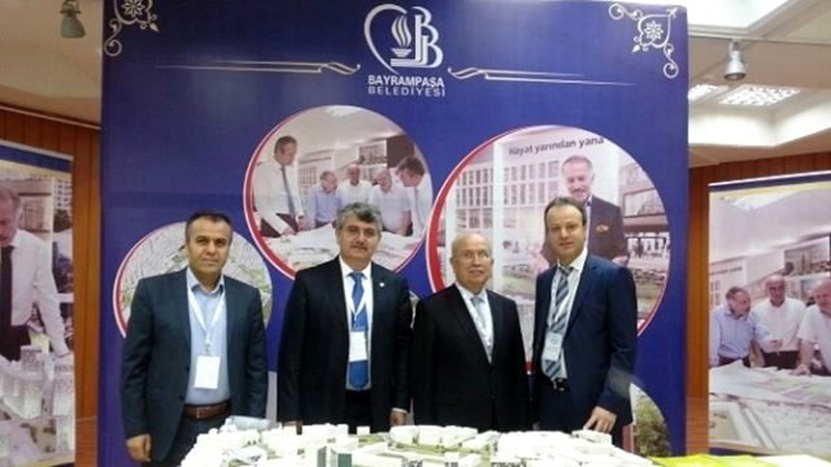 İl Özel İdare Heyeti Kentsel Dönüşüm Zirvesine Katıldı