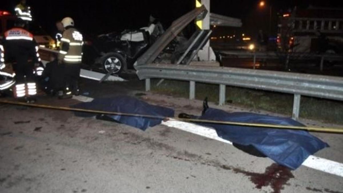 İzmir\'de Trafik Kazası: 2 Ölü