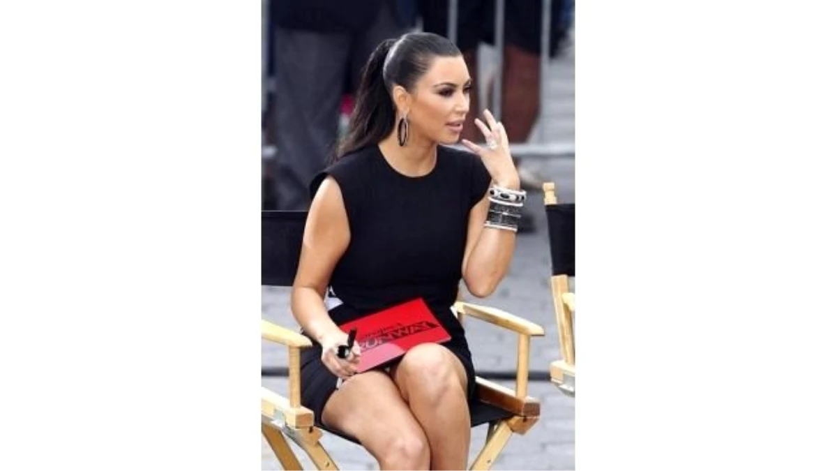 Kim Kardashian\'dan Televizyon Programında Olay Frikik
