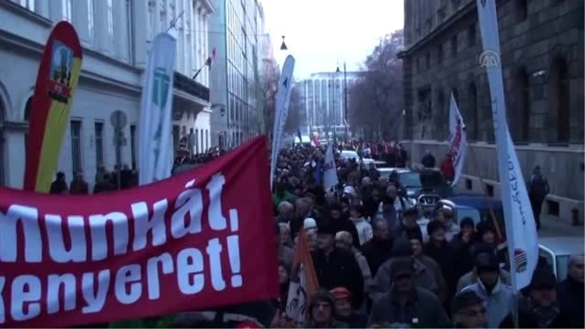 Macaristan\'da Bütçe Protestosu