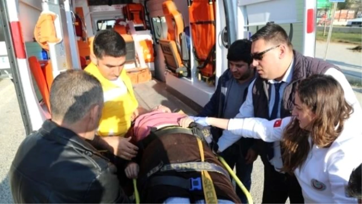 Milas\'ta Minibüsün Çarptığı Yaşlı Kadın Ağır Yaralandı