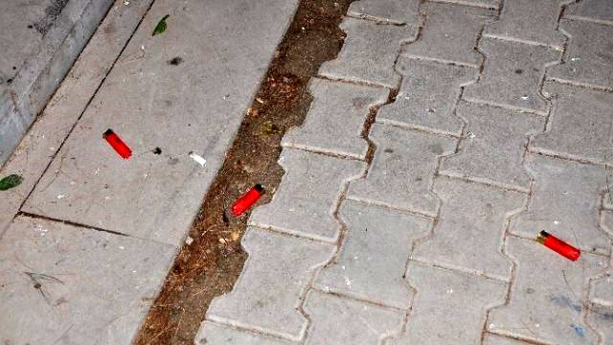 Oğlunun Uyuşturucu Batağına Düşmesine Kızıp, Havaya 23 El Ateş Etti