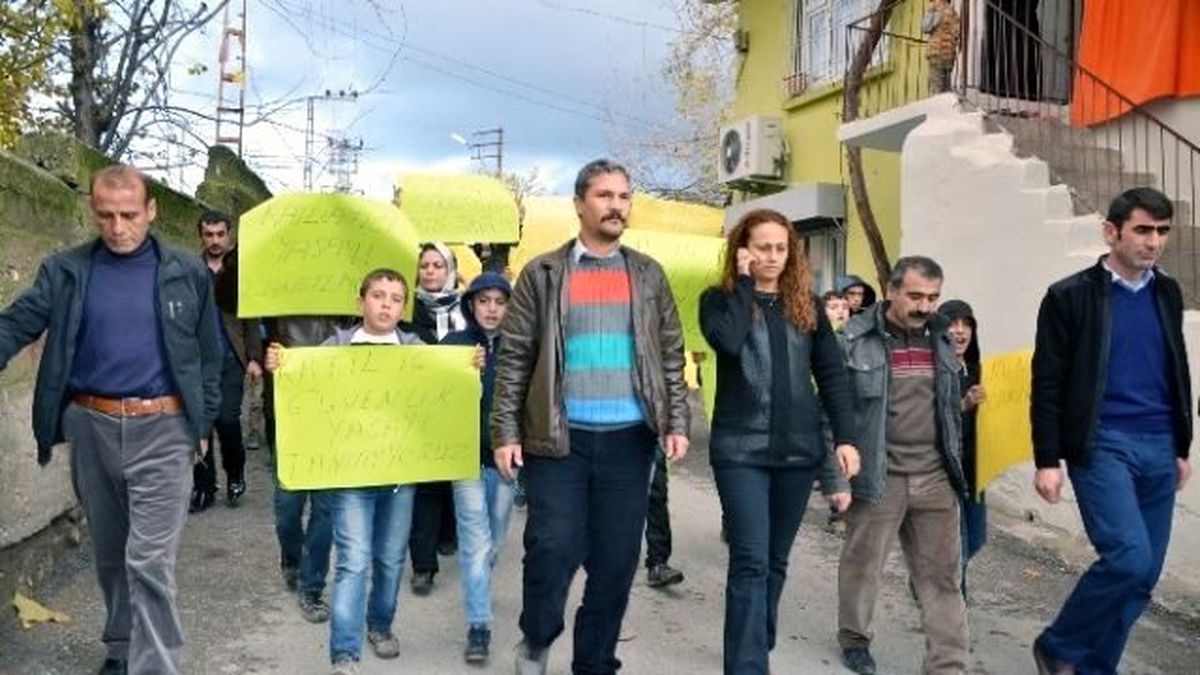 Silvan\'da Polis Dbp\'lilerin Yürüyüşüne İzin Vermedi