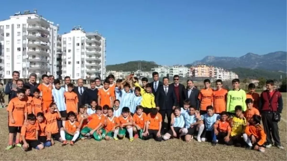 Yıldız Erkekler Şampiyonu Toros Ortaokulu Oldu