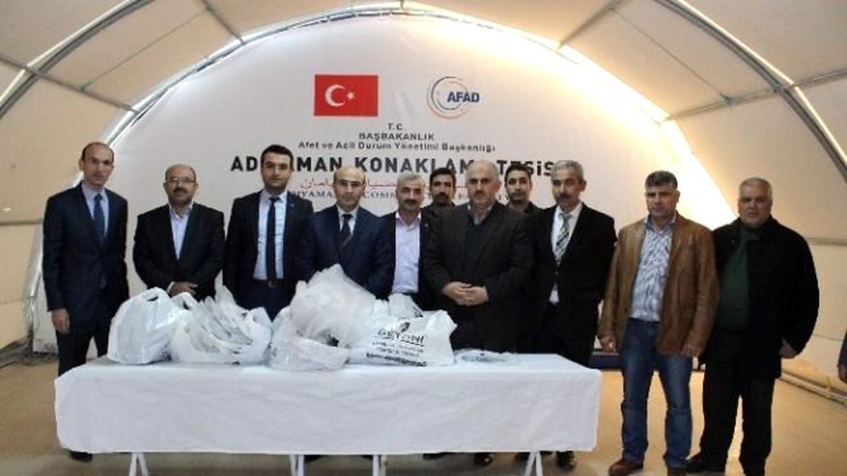 Askon\'dan Suriyelilere Bin 500 Adet Gömlek Yardımı