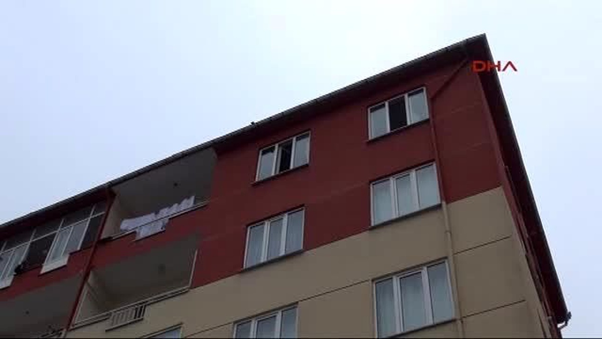 Çorlu\'da Cam Temizlerken 5. Kattan Düştü