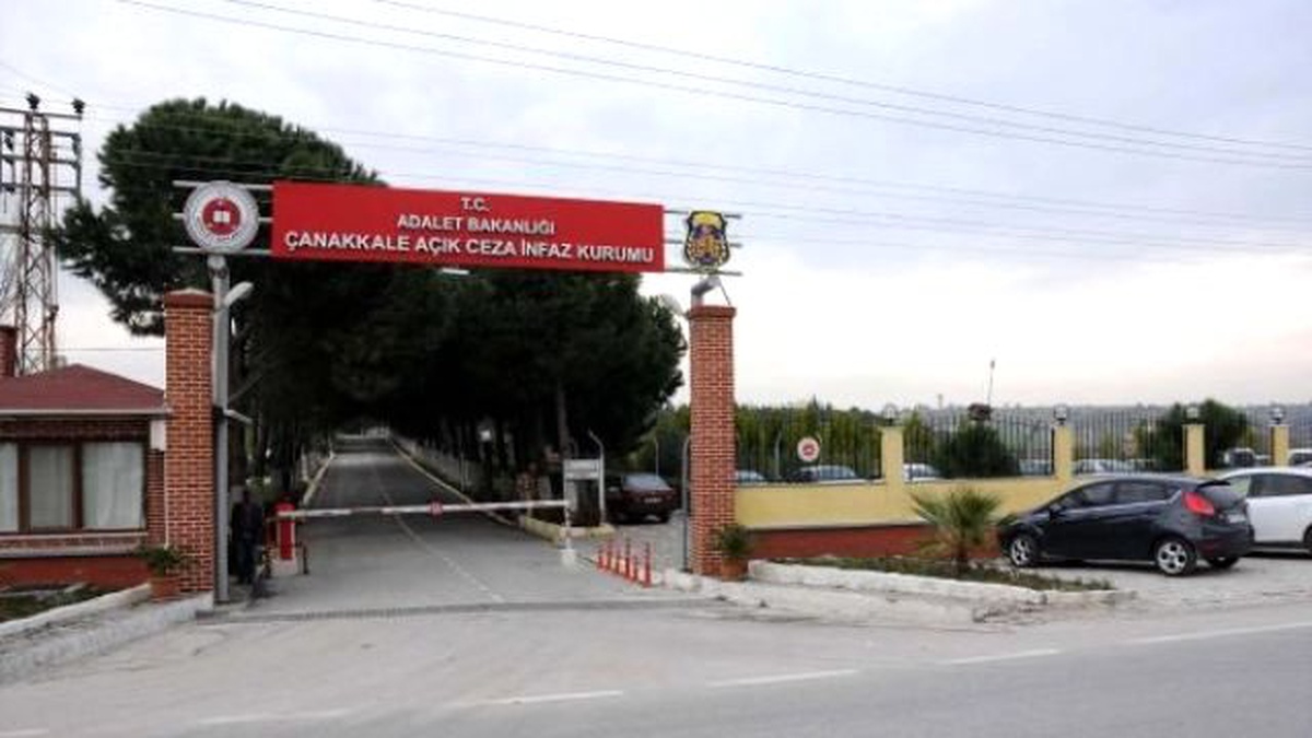 Mezarlıkta Cezaevi Firarisini Aradılar